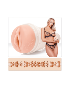 Fleshlight Emma Hix realistisk vagina sleeve med modelbillede
